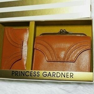 Vintage Princess Gardner Leather Wallet Set